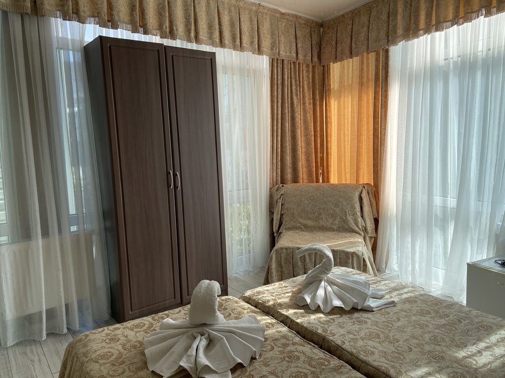 Фото Эллаиса