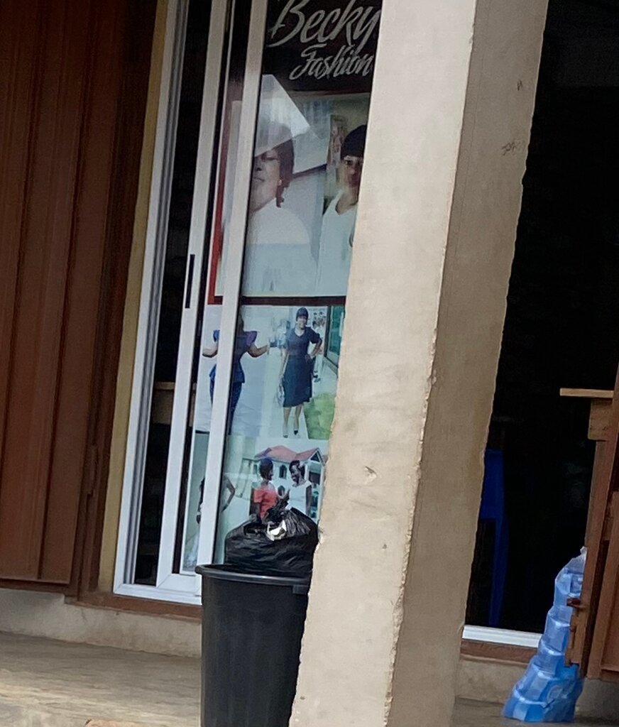 Hairdresser Bekys salon, Kumasi, photo