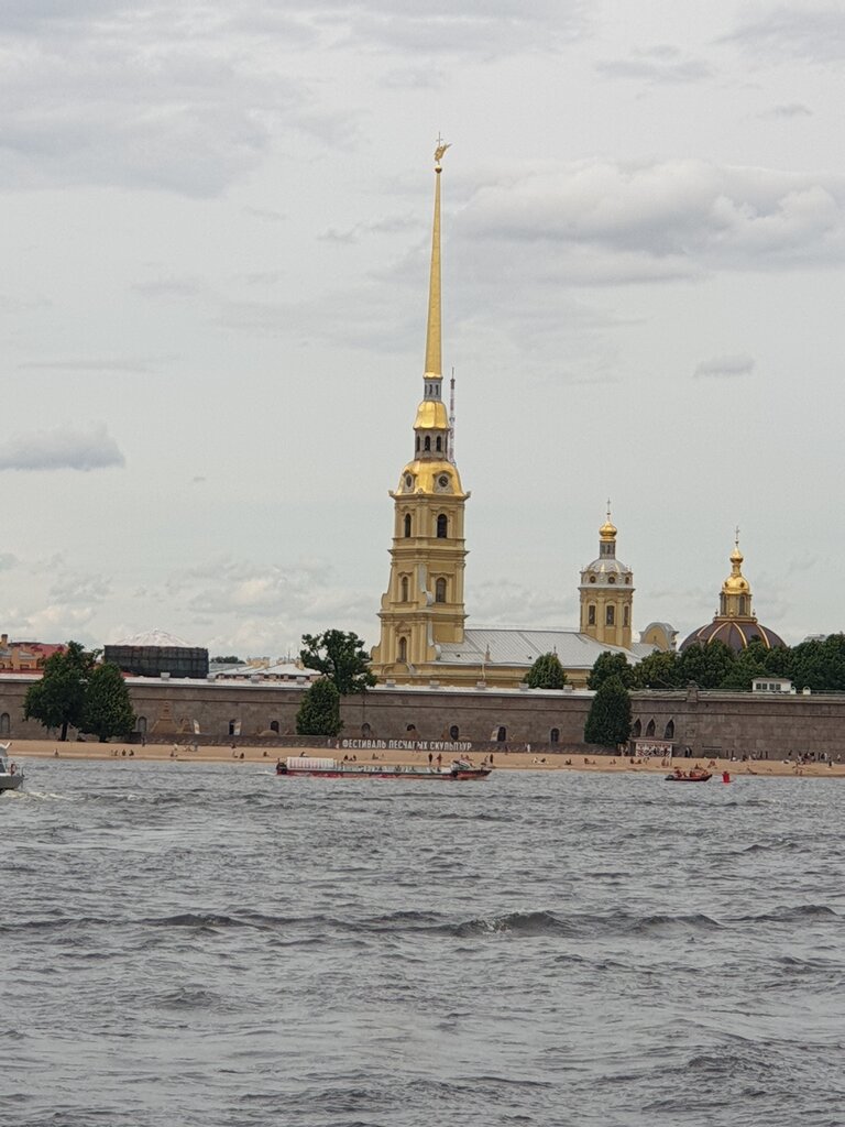 معلم جذب سياحي Главное здание Санкт-Петербургских градских богаделен ، سان بطرسبرغ، صورة