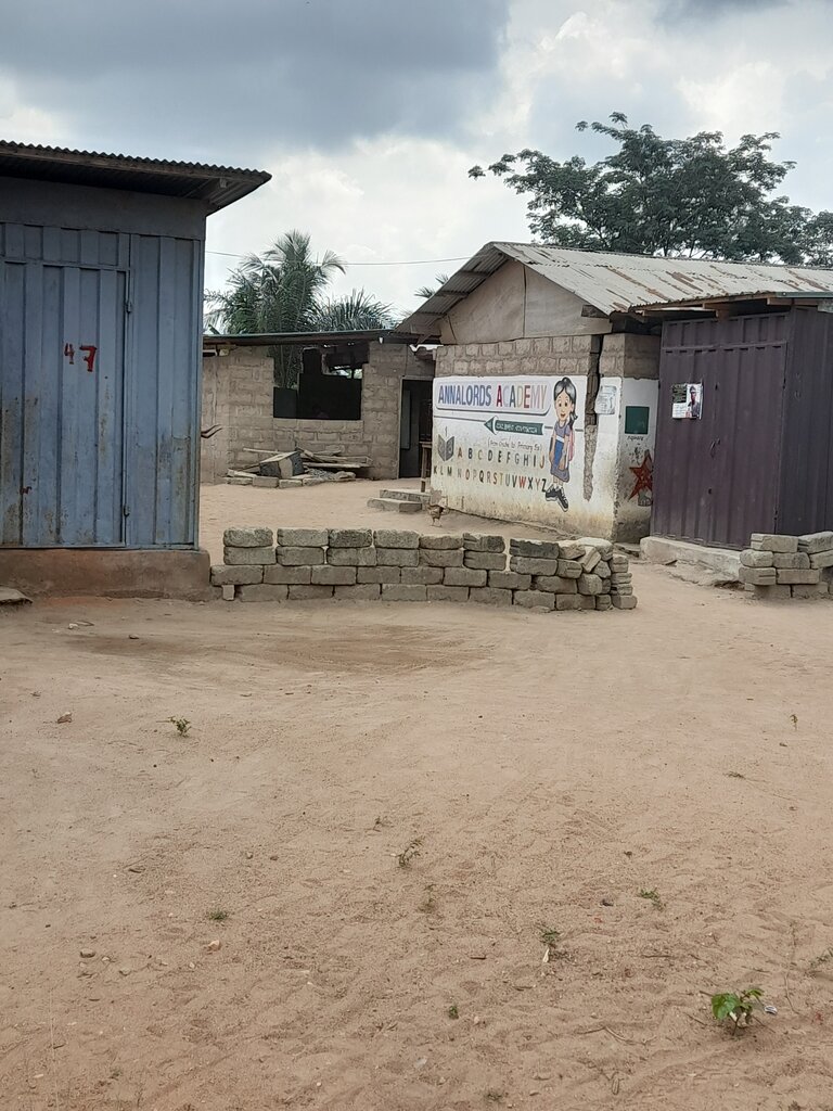 School Annalords academy, Earth, photo