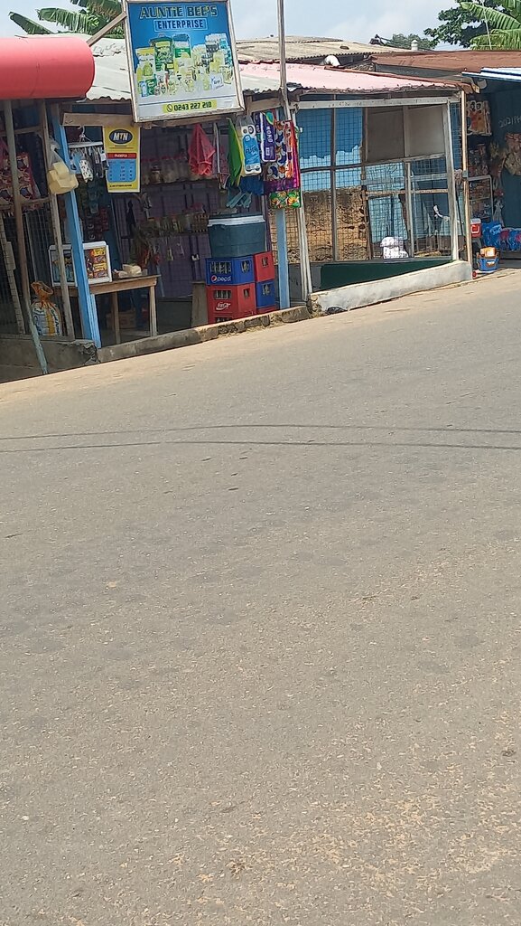 Grocery Auntie Bee's Enterprise, Accra, photo
