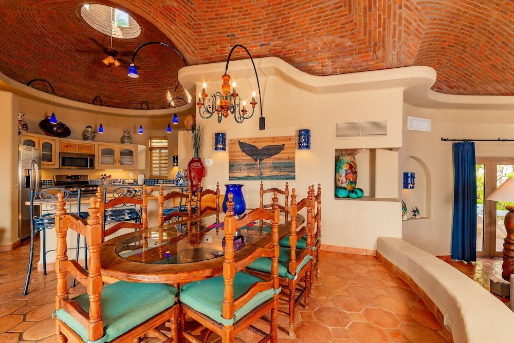 Фото Family Vacation With Ocean Views Near Beach at Villa Lorena