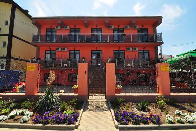 Фото отеля 1