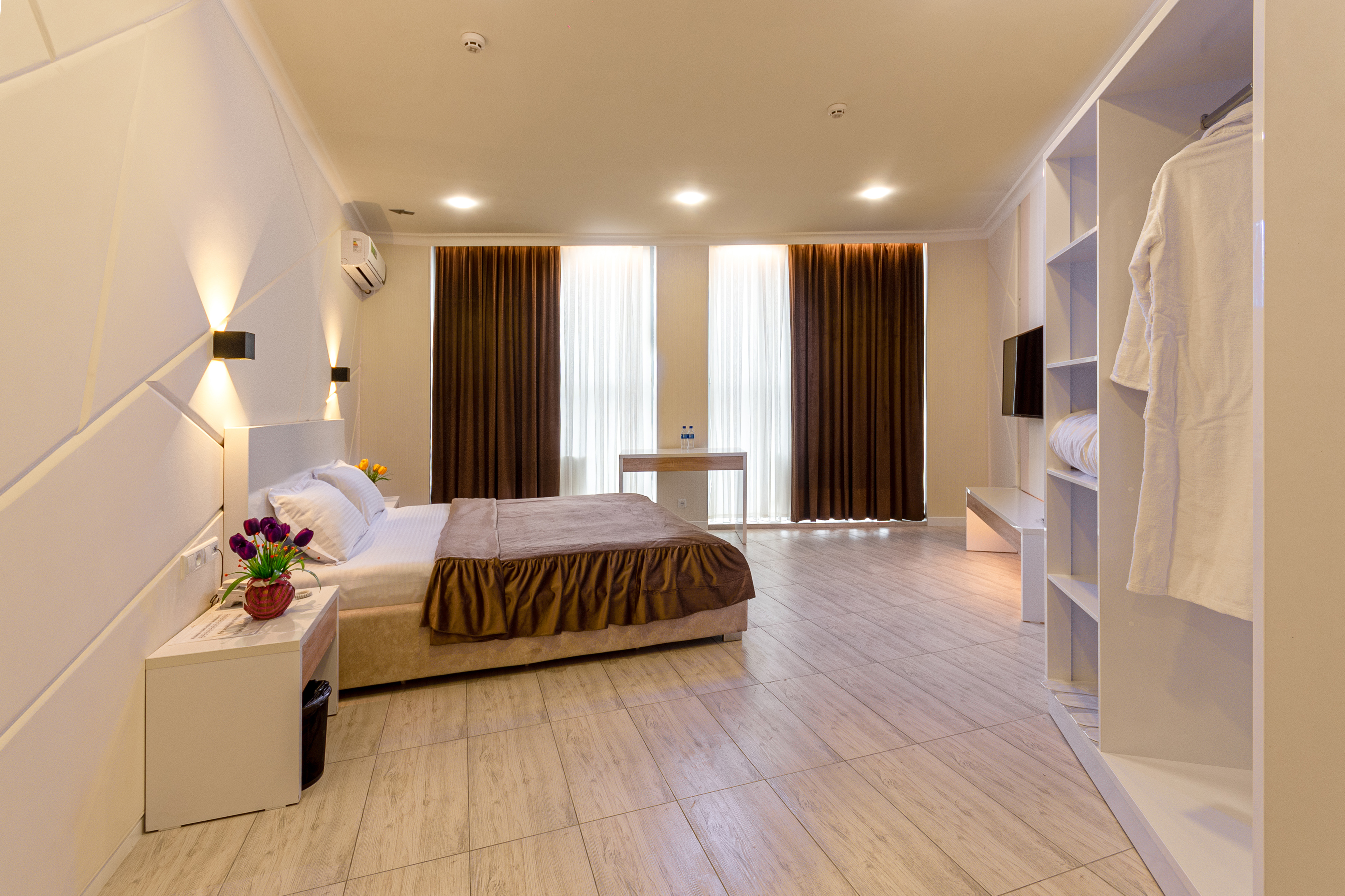 Фото Tantana Hotel