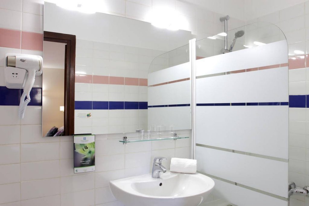 Фото Best Western Hotel & SPA Coeur De Cassis