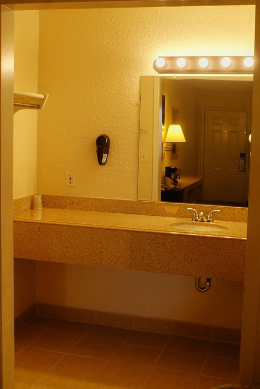 Фото Howard Johnson by Wyndham Houston