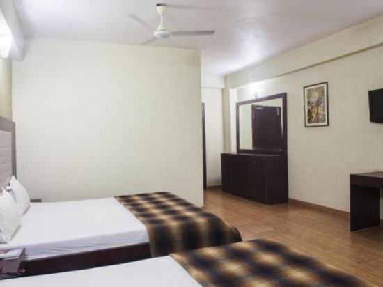 Фото Oyo 9182 Kings Crown Hotel