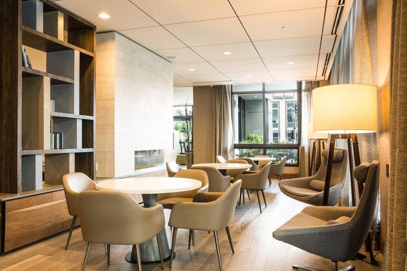 Фото Courtyard by Marriott Seattle Bellevue/Downtown