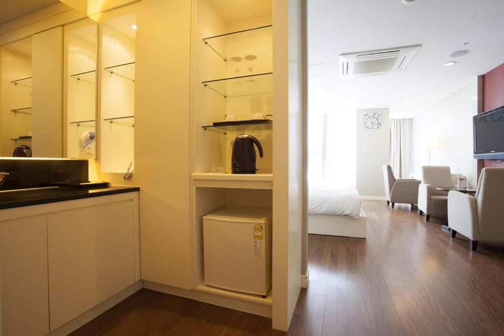 Фото Sunset Business Hotel