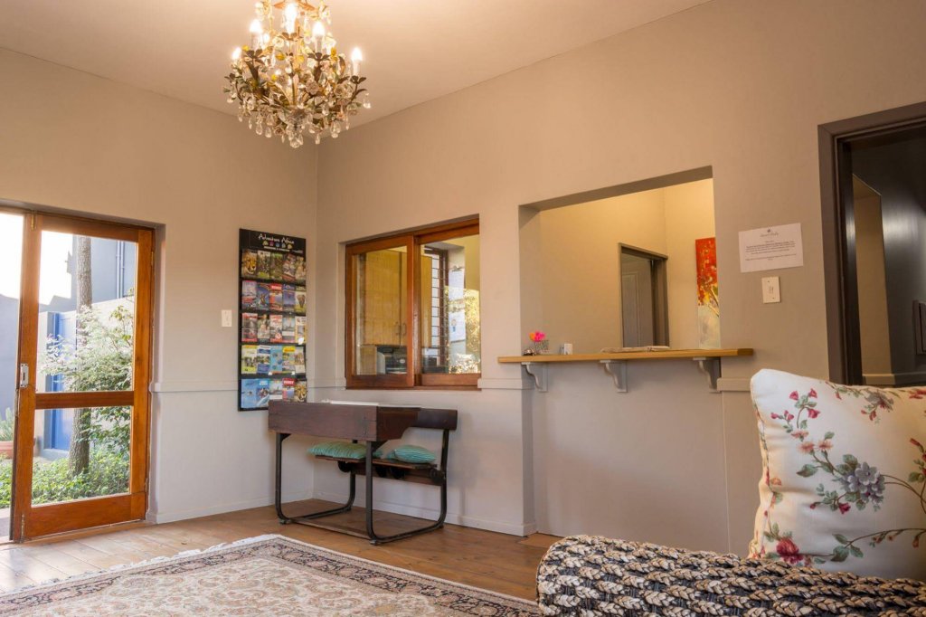 Фото Edward Charles Manor