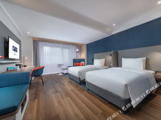 Фото Holiday Inn Express Ningbo City Center