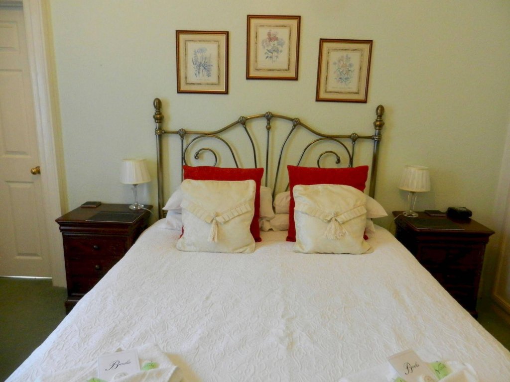 Фото Brocks Guest House