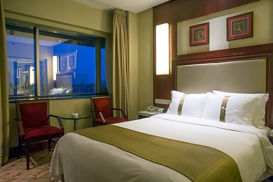 Фото Holiday Inn Hangzhou City Center