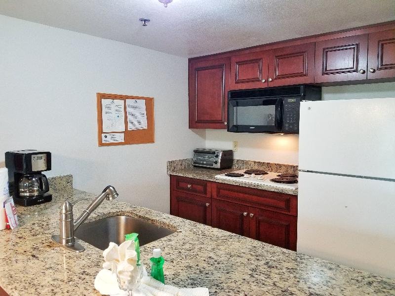 Фото Parc Corniche Condominium Suite Hotel