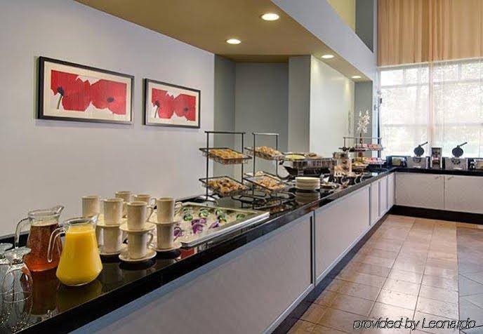 Фото Springhill Suites by Marriott Chicago Elmhurst/Oakbrook Area