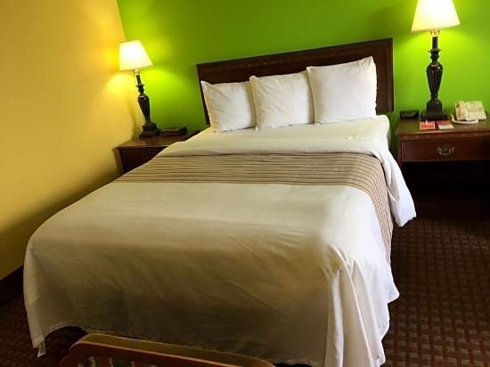 Фото Econo Lodge Marion I-81