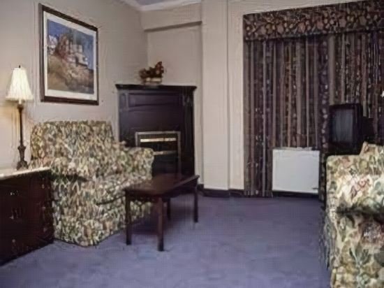 Фото Coastal Inn Dartmouth