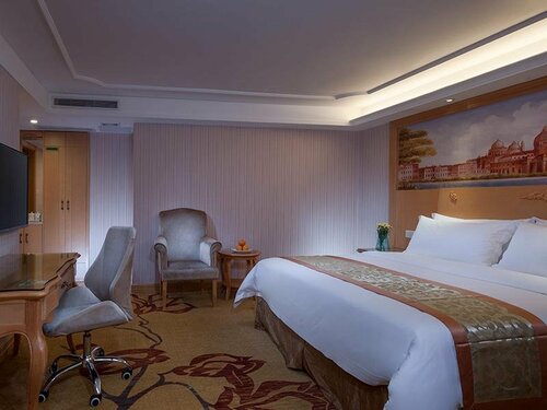 Гостиница Vienna International Hotel Shenzhen Jingtian Banch в Шэньчжэне