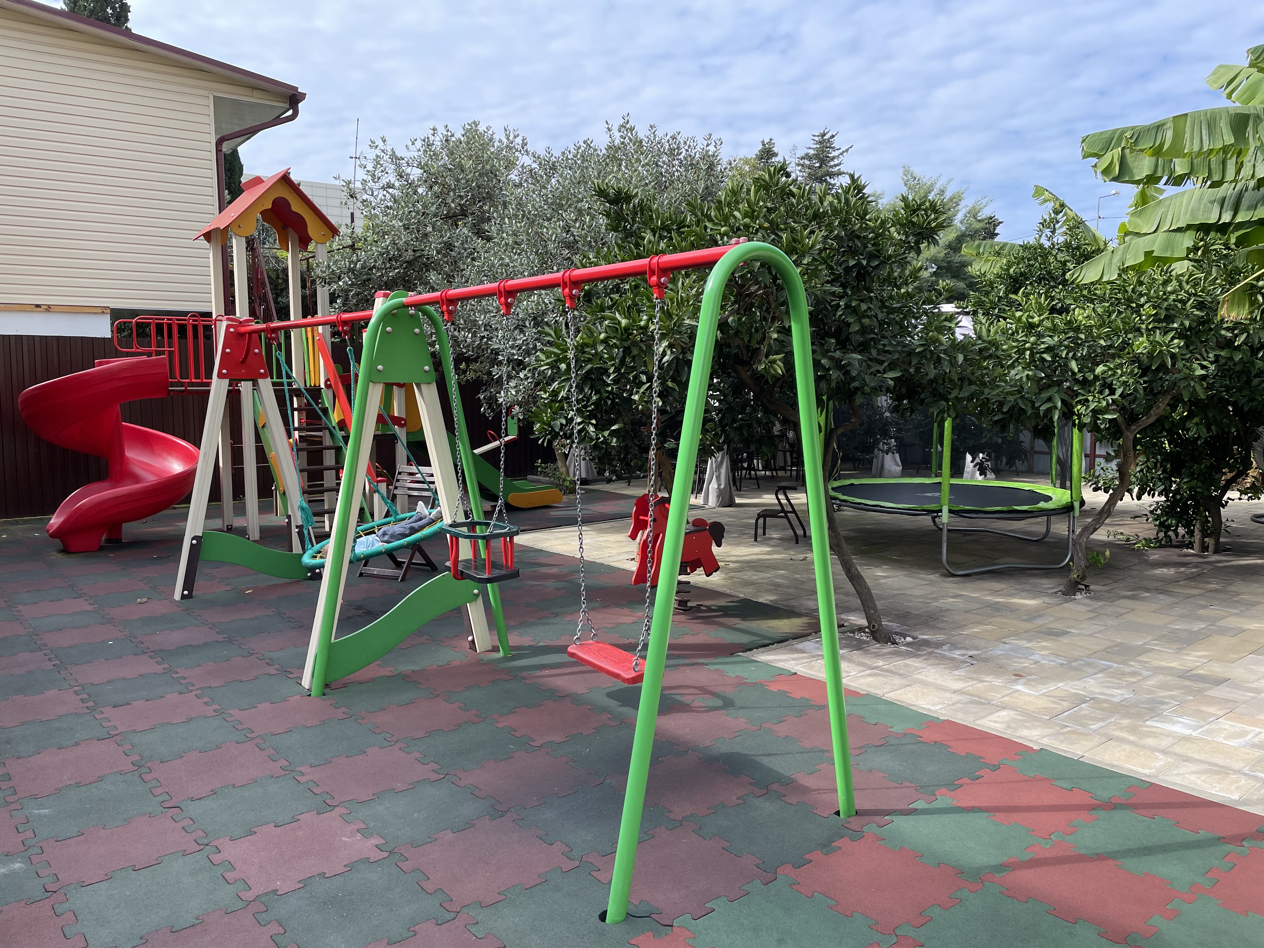 Фото отеля 2