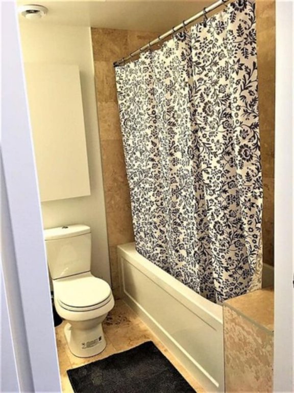 Фото Lavish Suites - Luxury One Bedroom Condo