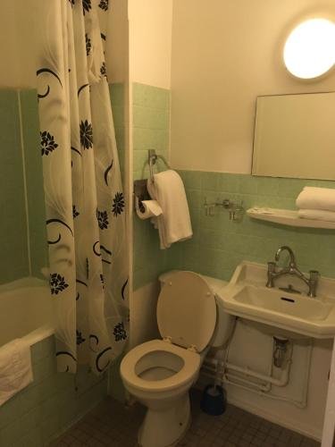 Фото Oskar Hotel