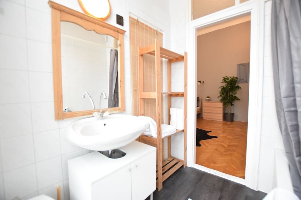 Фото Standard Apartment by Hi5 - Chainbridge