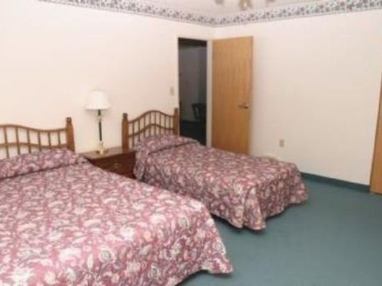 Фото Cabot Inn & Suites