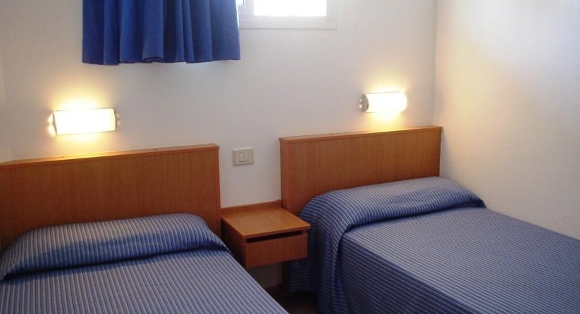 Фото Apartamentos Karina