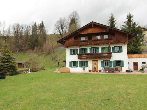 Гостиница Rustic Holiday Home near Ski Area in Hopfgarten im Brixental