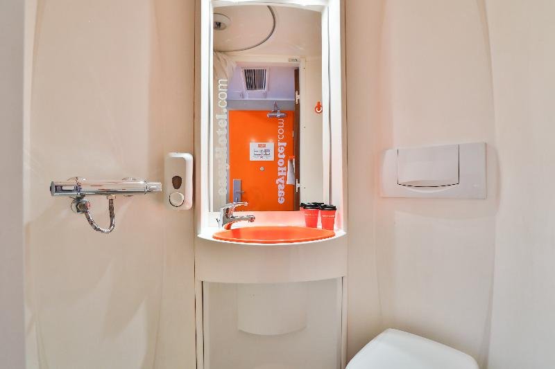 Фото easyHotel Sofia