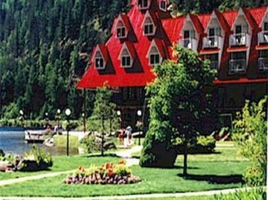 Гостиница Three Valley Lake Chateau