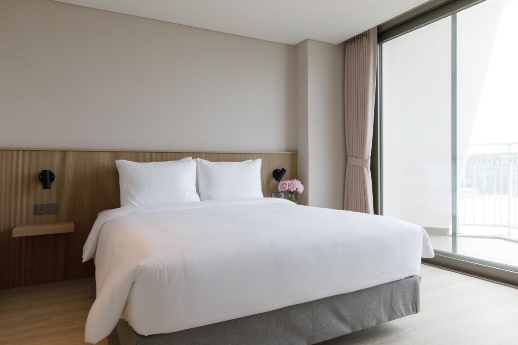 Фото The Week& Resort