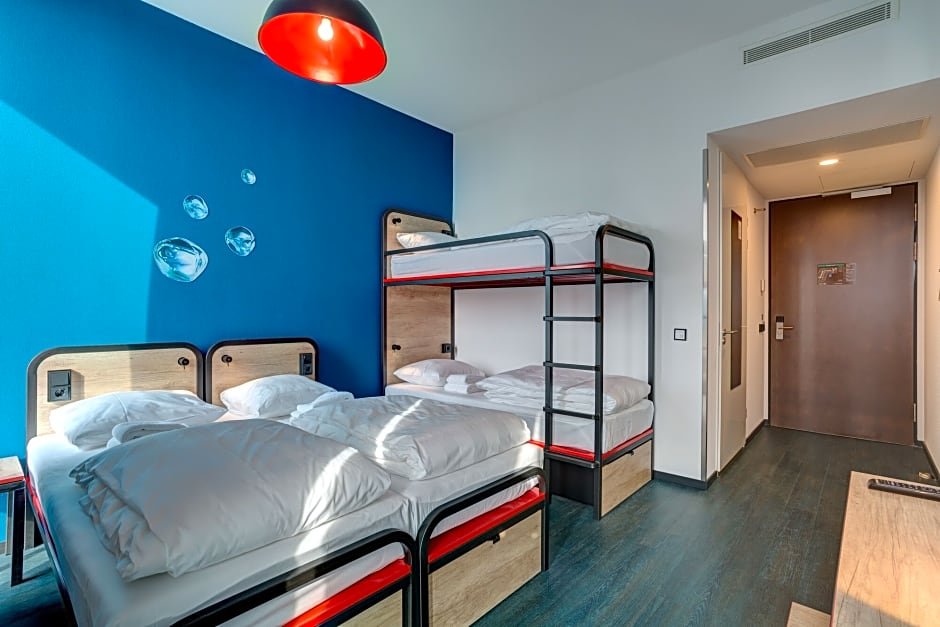 Фото Meininger Hotel Amsterdam Amstel