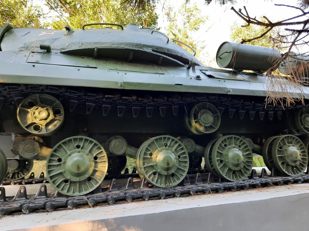 Monument to technology Тяжёлый танк ИС-3, Taganrog, photo
