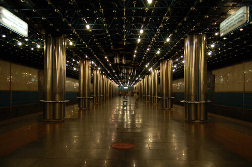 metro Slavutych (Kyiv, Mykoly Bazhana Avenue), metro station