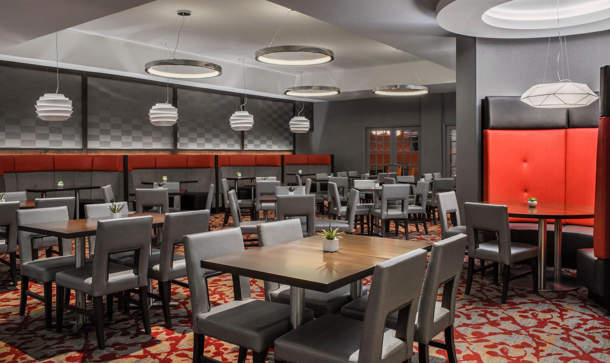 Фото Holiday Inn Winnipeg-South by ihg