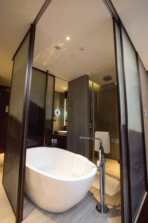 Фото Hualuxe Wuxi Taihu, an Ihg Hotel