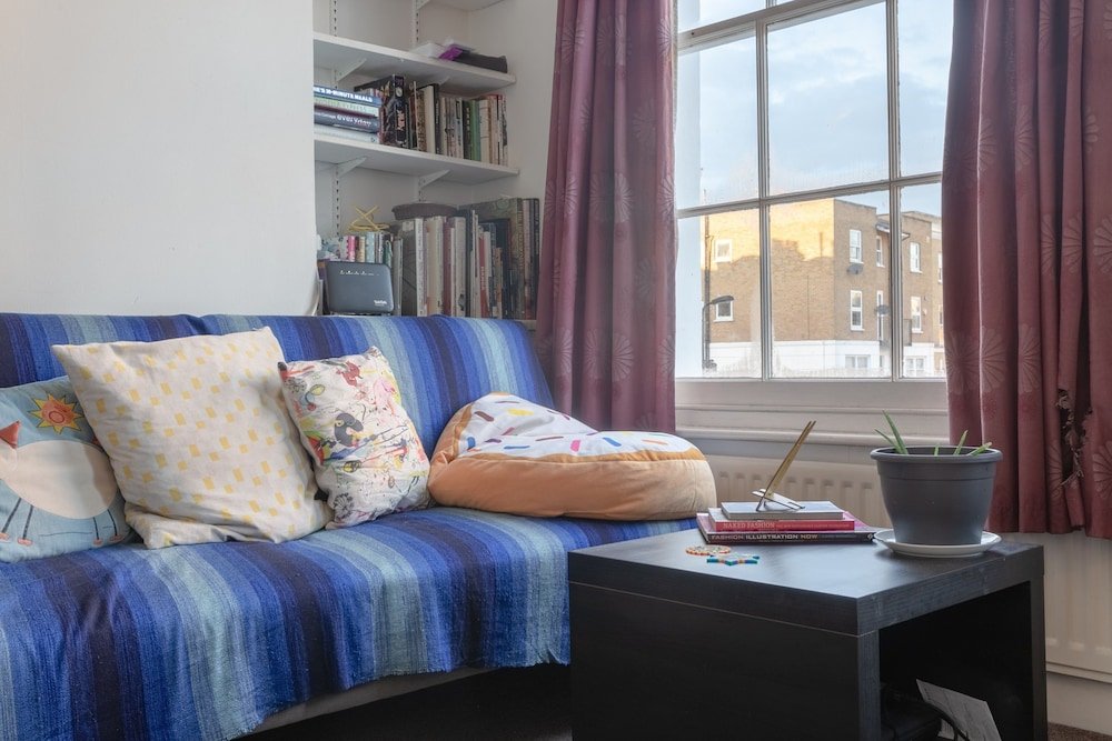 Фото Lovely Victorian Flat for 6 in Stoke Newington