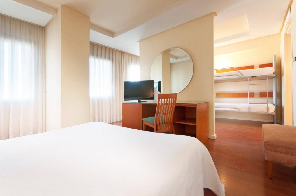 Фото Hotel Madrid Chamartin Affiliated by Melia