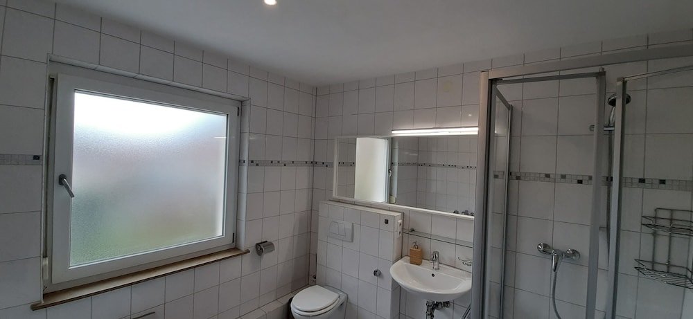 Фото Fewo Reutlingen Heinestrasse Dg