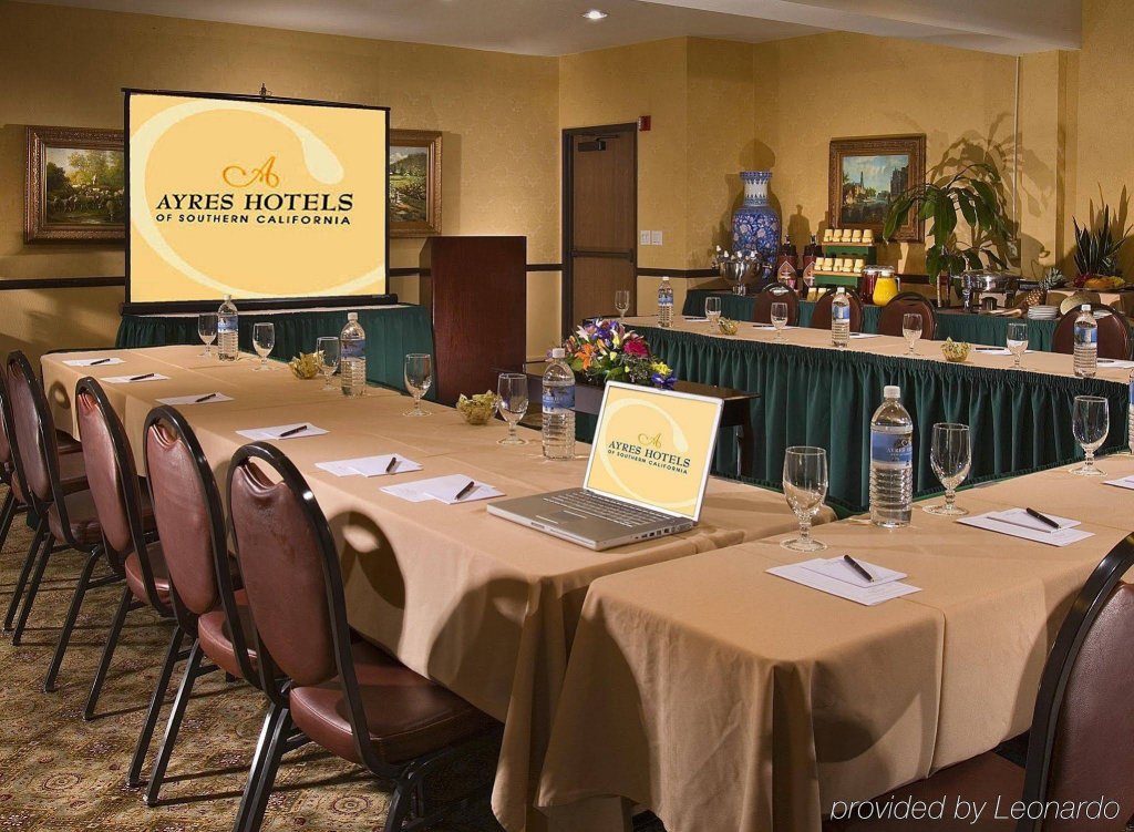 Фото Ayres Suites Diamond Bar