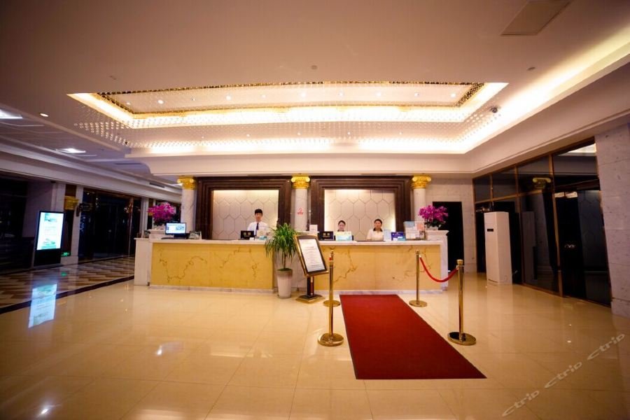 Фото Country Garden Phoenix Hotel Lechang