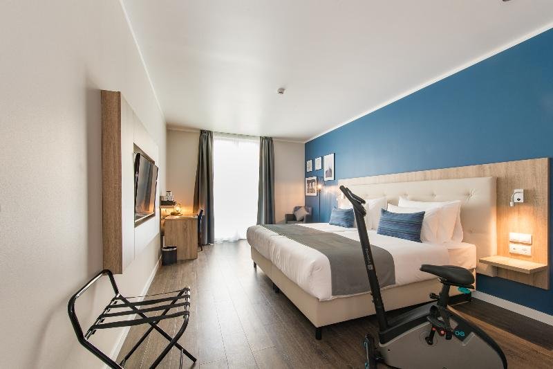 Фото Three Corners Lifestyle Hotel