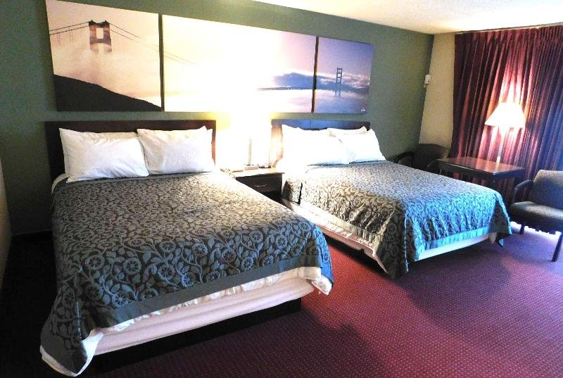 Фото Days Inn by Wyndham Novato/San Francisco