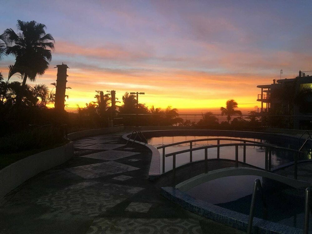 Hotel Honeymoon Suite, Tagaytay, photo