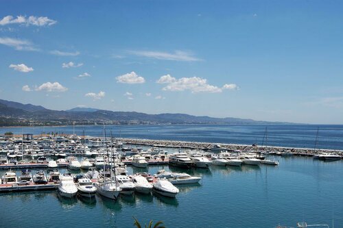 Гостиница Benabola Hotel & Apartments в Андалусии