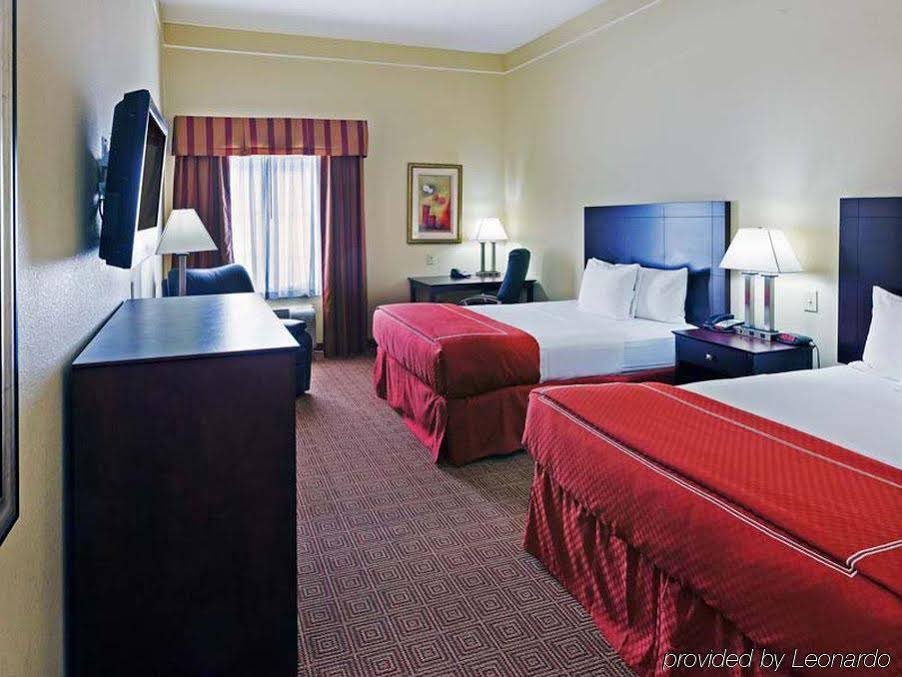 Фото La Quinta Inn & Suites by Wyndham Waxahachie