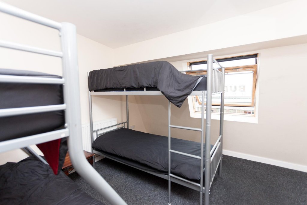 Фото Budget Apartment Shields Road