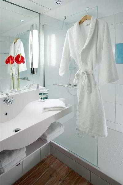 Фото Novotel Zurich Airport Messe