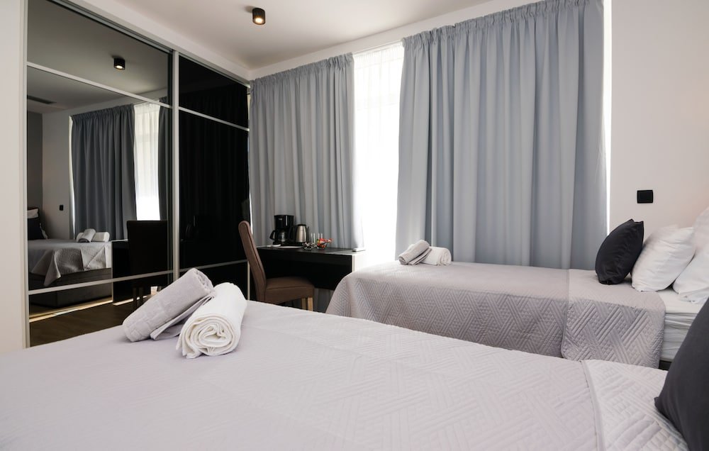 Фото Sky & Sun Luxury Rooms